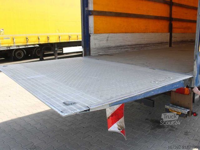 Nákladné auto s plochou korbou a plachtou DAF FA LF45, EURO 5, SIDEWALLS, TAIL LIFT