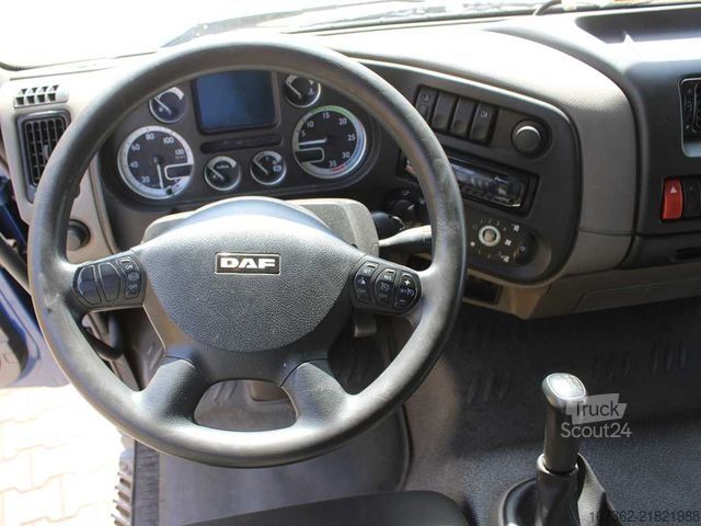 Nákladné auto s plochou korbou a plachtou DAF FA LF45, EURO 5, SIDEWALLS, TAIL LIFT