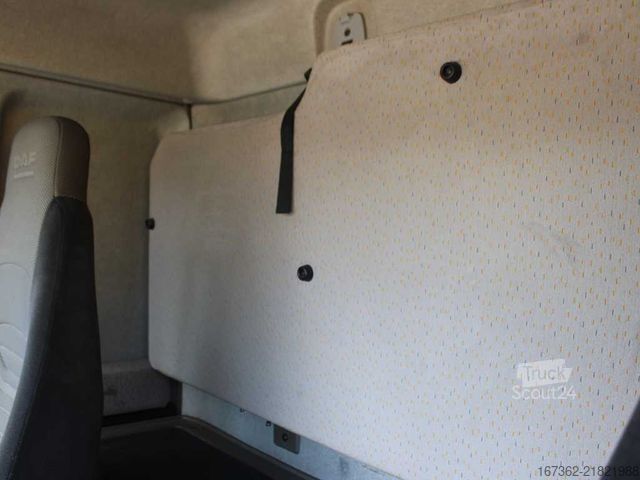 Nákladné auto s plochou korbou a plachtou DAF FA LF45, EURO 5, SIDEWALLS, TAIL LIFT