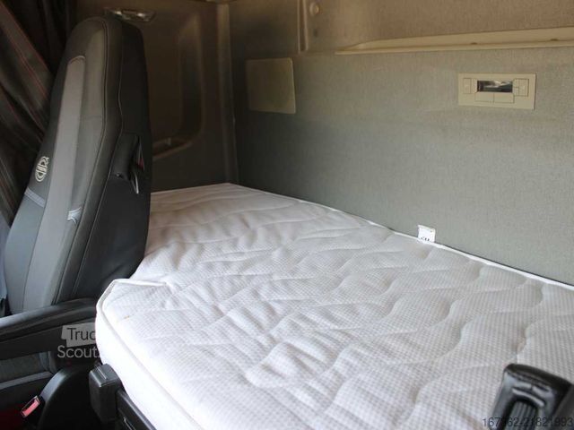 Platformas kravas automašīna ar tentu VOLVO FH 460, EURO 6, I-PARK COOL, VEB +, TAIL LIFT