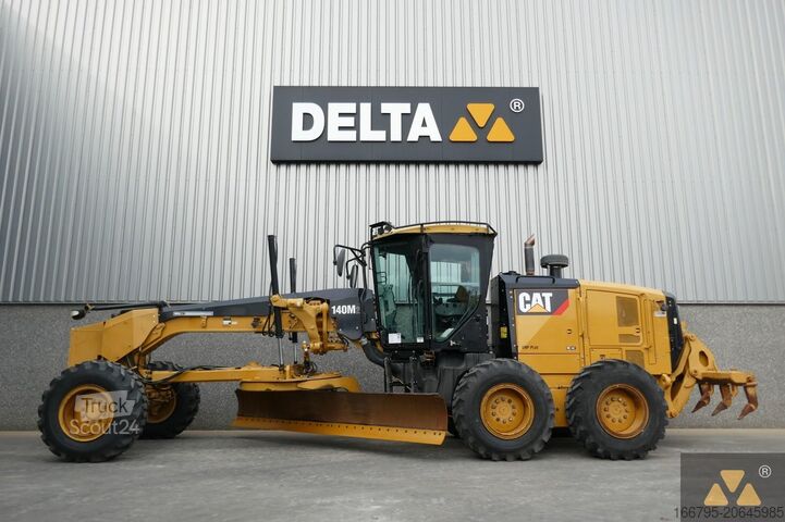 Niveladora Caterpillar 140M2