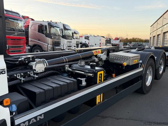 System med krogarm MAN TGX 26.540 6x2 LL Abroller Hyva Titanium