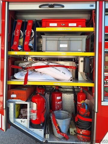 Camion de pompiers ÖAF 17.272 FA M90