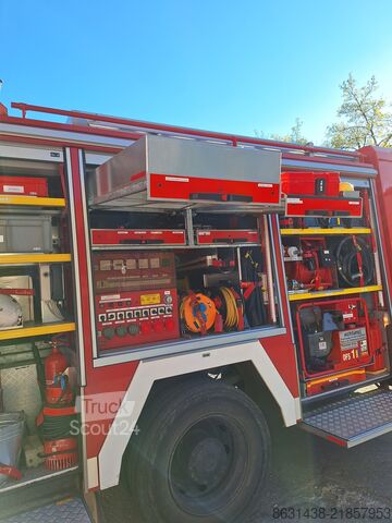 Camion de pompiers ÖAF 17.272 FA M90