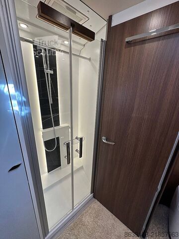 інтегрований автокемпер Bürstner Elegance I 920 G
