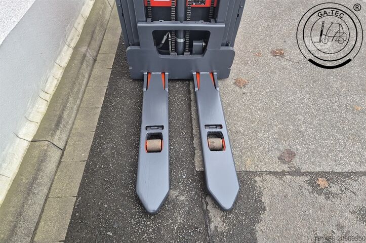 Chariot élévateur à grande levée Linde L14i