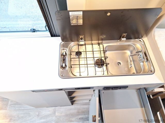 Kastenwagen Wohnmobil / Campervan CARADO CV 640 AUTOMATIK