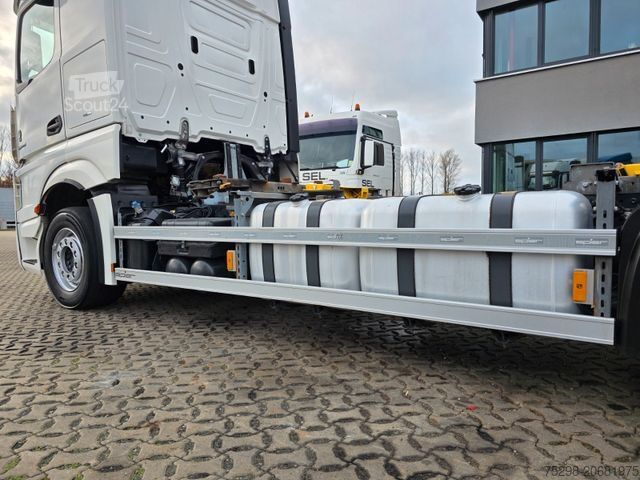 Camion porte-caisses amovibles MERCEDES-BENZ Actros 2545 /Retarder/2 Tanks/Xenon/Liftachse/6D