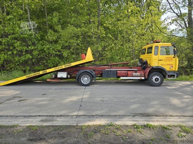 Dépanneuse RENAULT M200 Abschleppwagen