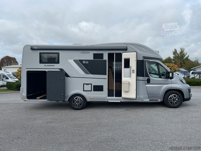 Halvintegreret autocamper ADRIA Matrix 60Y 670 SL JUBILEE *Sondermodell*