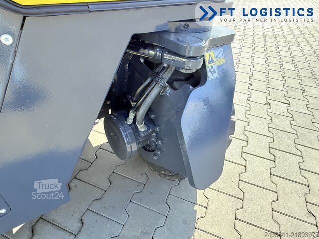 četruvirzienu iekrāvējs Combilift CB4500 GAS TRIPLEX 6400 FORK POSITIONER