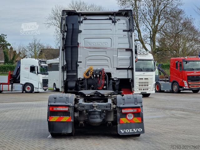 Standaard-SZM Volvo FH 13.460 Globetrotter 4x2 - PTO/Hydraulic - 2x...
