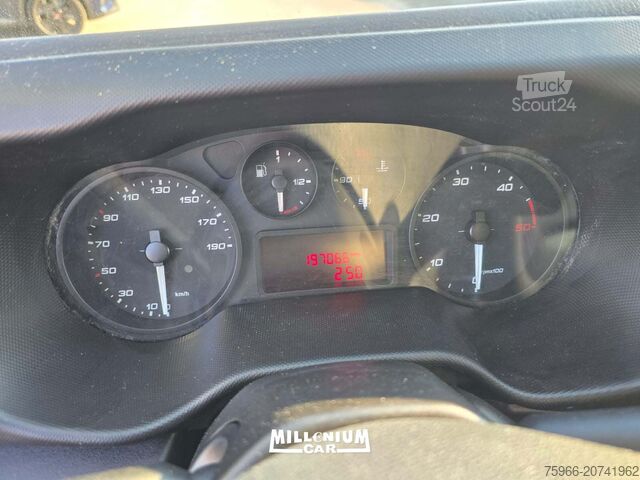 Izotermiczny furgon-chłodnia Iveco 35-14 (2019) CELLA 3,70 ATP 2028