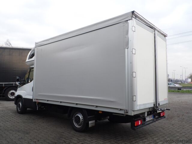FURGÃO COM ESTRADO E LONA Iveco DAILY 35S18