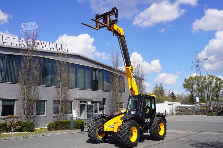 Телескопічний навантажувач JCB 526-56 AGRI Plus / 5.6 m / joystick