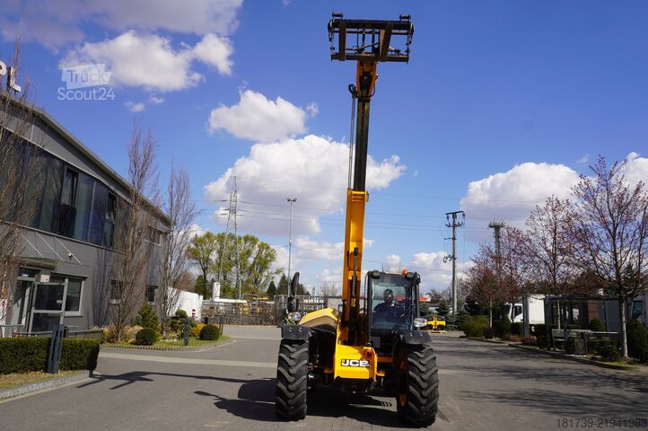 Телескопічний навантажувач JCB 526-56 AGRI Plus / 5.6 m / joystick