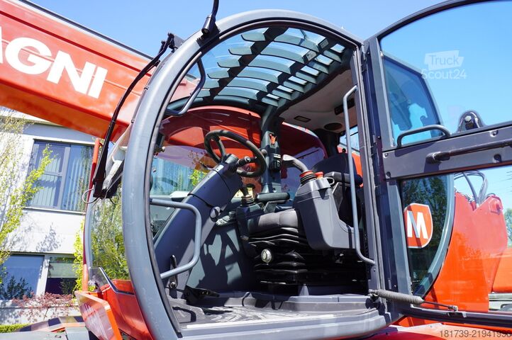Teleszkópos rakodó MAGNI RTH 5.26 telescopic loader / Range 26 m