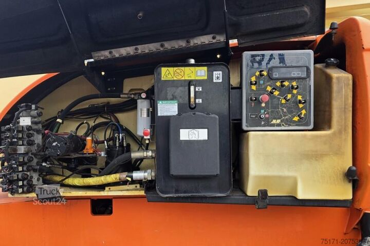 Scharnierende telescopische hoogwerker JLG 800AJ Diesel, 4x4x4 Drive, 26.5m Working Height, 1