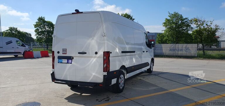 Panelinis furgonas Renault Master 170 KM L3H2 Red Edition