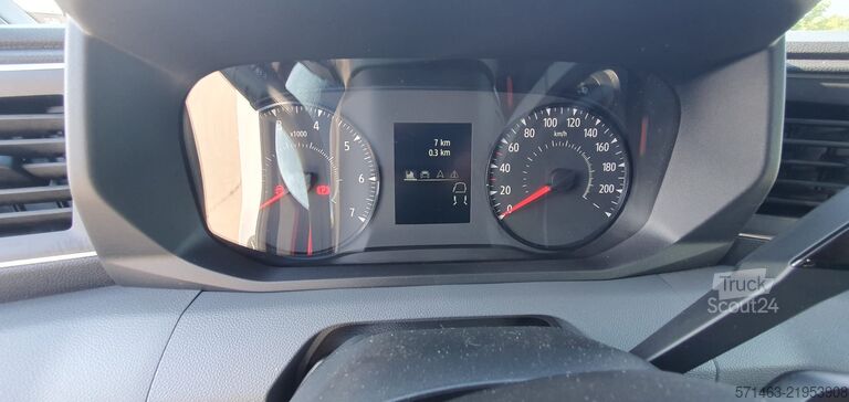 Panelinis furgonas Renault Master 170 KM L3H2 Red Edition