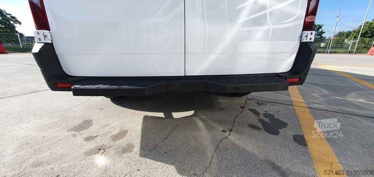 Panelinis furgonas Renault Master 170 KM L3H2 Red Edition