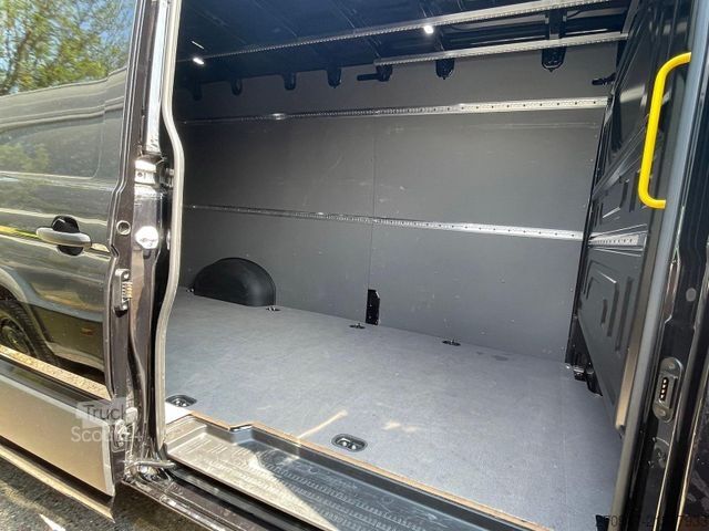 Bestelwagen met verhoogd dak VOLKSWAGEN Crafter 35 L4H3 AHK RFK oh. Schäden