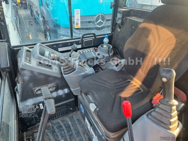 Mini-excavator YANMAR VIO 38 - 6 / POWERTILT / 3 Löffel / Klima