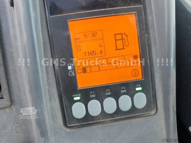 Mini-excavator YANMAR VIO 38 - 6 / POWERTILT / 3 Löffel / Klima
