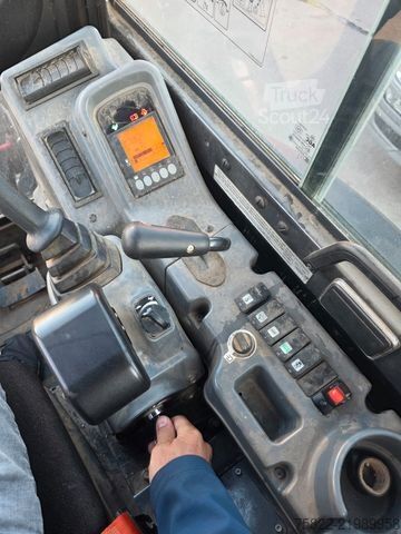 Mini-excavator YANMAR VIO 33 - 6 / POWERTILT / 3 Löffel / D-Maschine