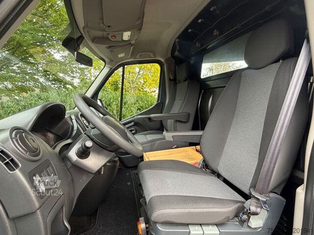 Panelová dodávka RENAULT Master 2,3 Dci Kasten L3H2 9.000 km Wie Neu!!