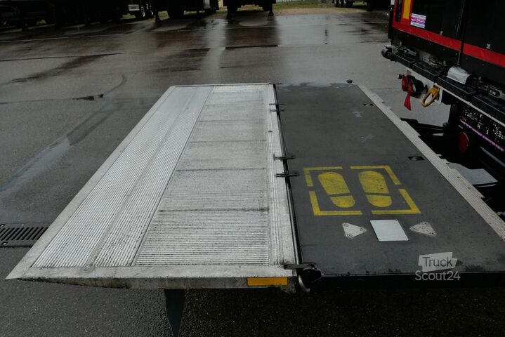 Ανοιχτό ημιρυμουλκούμενο με μουσαμά SCHMITZ CARGOBULL SCS 24/ LBW BÄR 2000 kg / LASI 12642 XL / EDSCHA