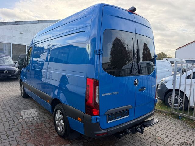 Hög tak skåpbil MERCEDES-BENZ Sprinter 319 CDI V6 Automatik Klima LED AHK