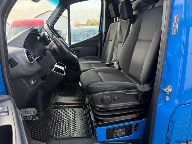Hög tak skåpbil MERCEDES-BENZ Sprinter 319 CDI V6 Automatik Klima LED AHK