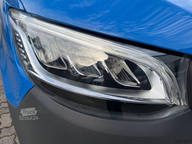 Hög tak skåpbil MERCEDES-BENZ Sprinter 319 CDI V6 Automatik Klima LED AHK