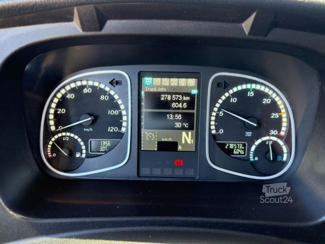 Camión frigorífico MERCEDES-BENZ ATEGO 1527 L Kühlkoffer 7,40 m LBW 1,5 T*THERMO