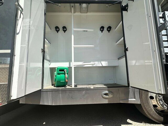 Clean Mat Trucks B.V. Clean Mat Trucks B.V. Clean Mat Trucks B.V.