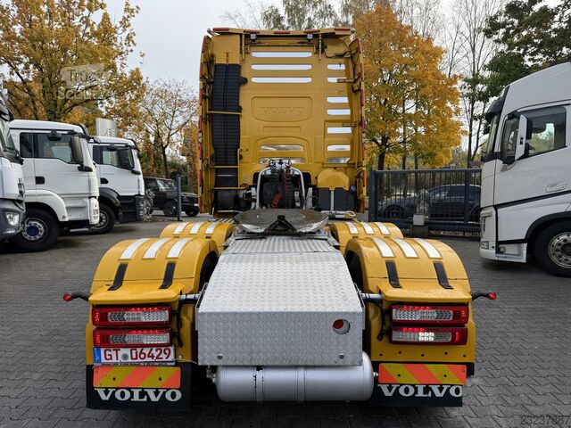 Standardowy ciągnik siodłowy Volvo FH16 750 6X2 Globetrotter XL