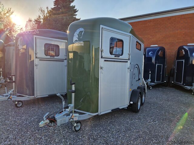 Prikolica za prevoz konj Cheval Liberté Touring Country Frontexit SK green New