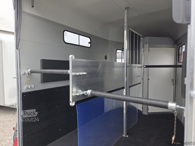 állatszállító pótkocsi Cheval Liberté Touring XL Jumping Sattelschrank 100km