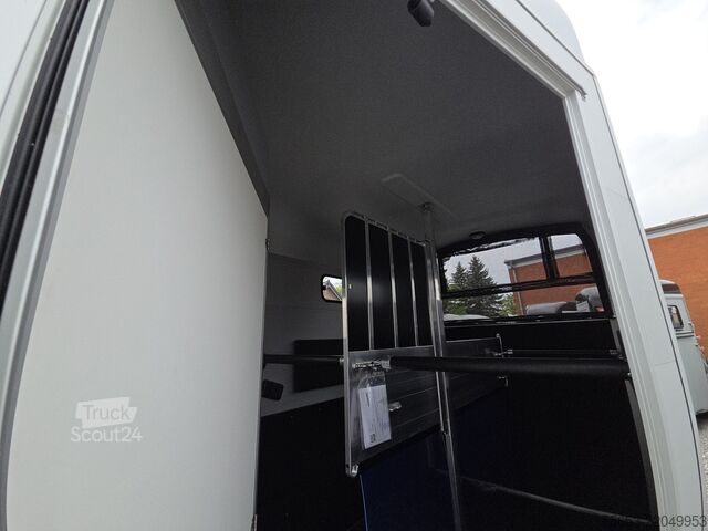 állatszállító pótkocsi Cheval Liberté Touring XL Jumping Sattelschrank 100km