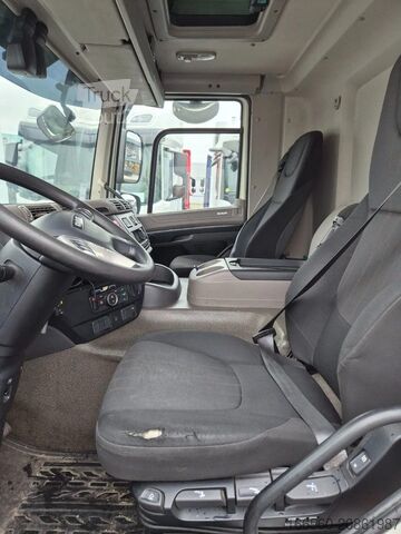 Contenedor cerrado DAF CF 320 FA