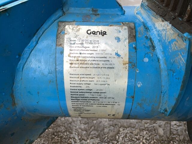 Lift cu braț montat pe remorcă Genie TZ-50 DC w/Drive (17m)