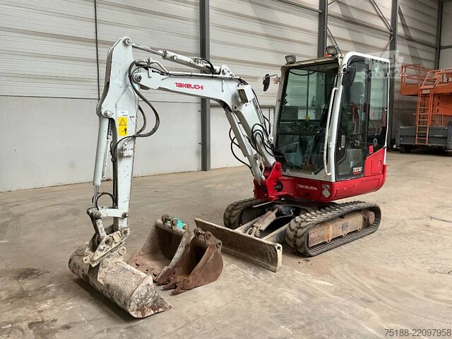 Mini bager Takeuchi TB 230