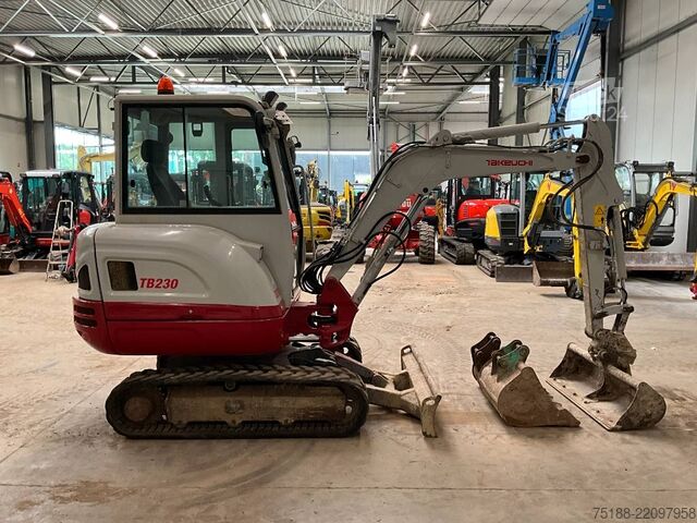 Mini bager Takeuchi TB 230