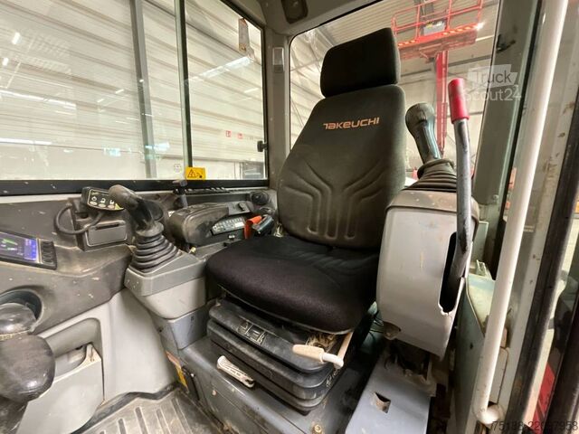 Mini bager Takeuchi TB 230
