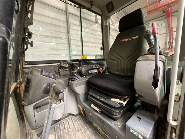 Mini bager Takeuchi TB 230