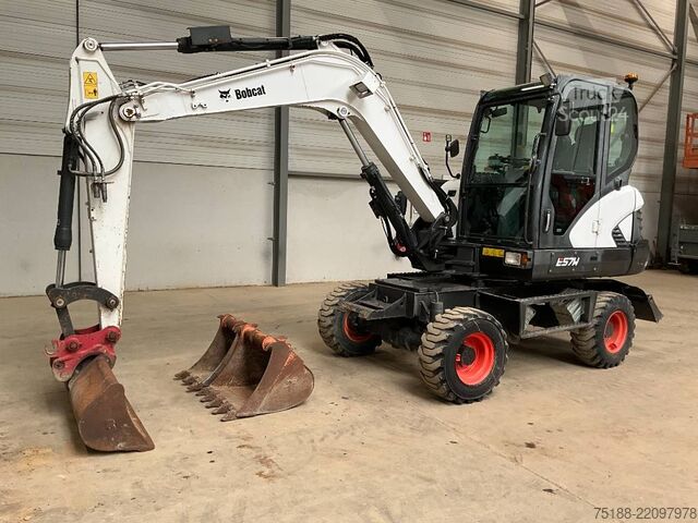 Колесный экскаватор Bobcat E 57 W