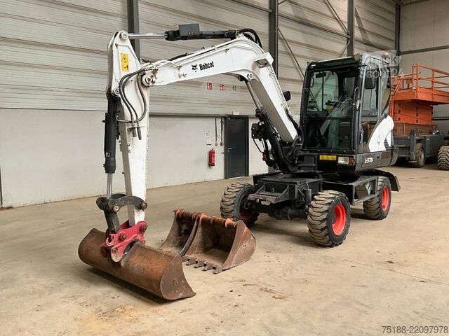 Колесный экскаватор Bobcat E 57 W