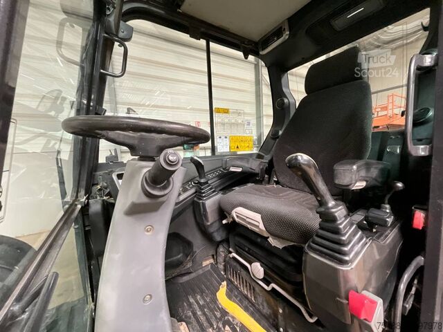 Колесный экскаватор Bobcat E 57 W