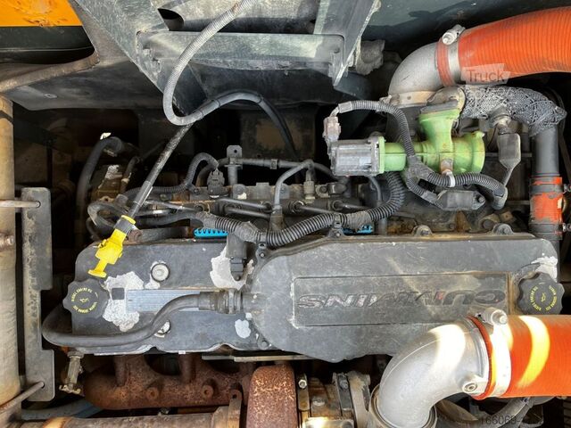 Raupenbagger Hyundai Robex 235LCR-9A